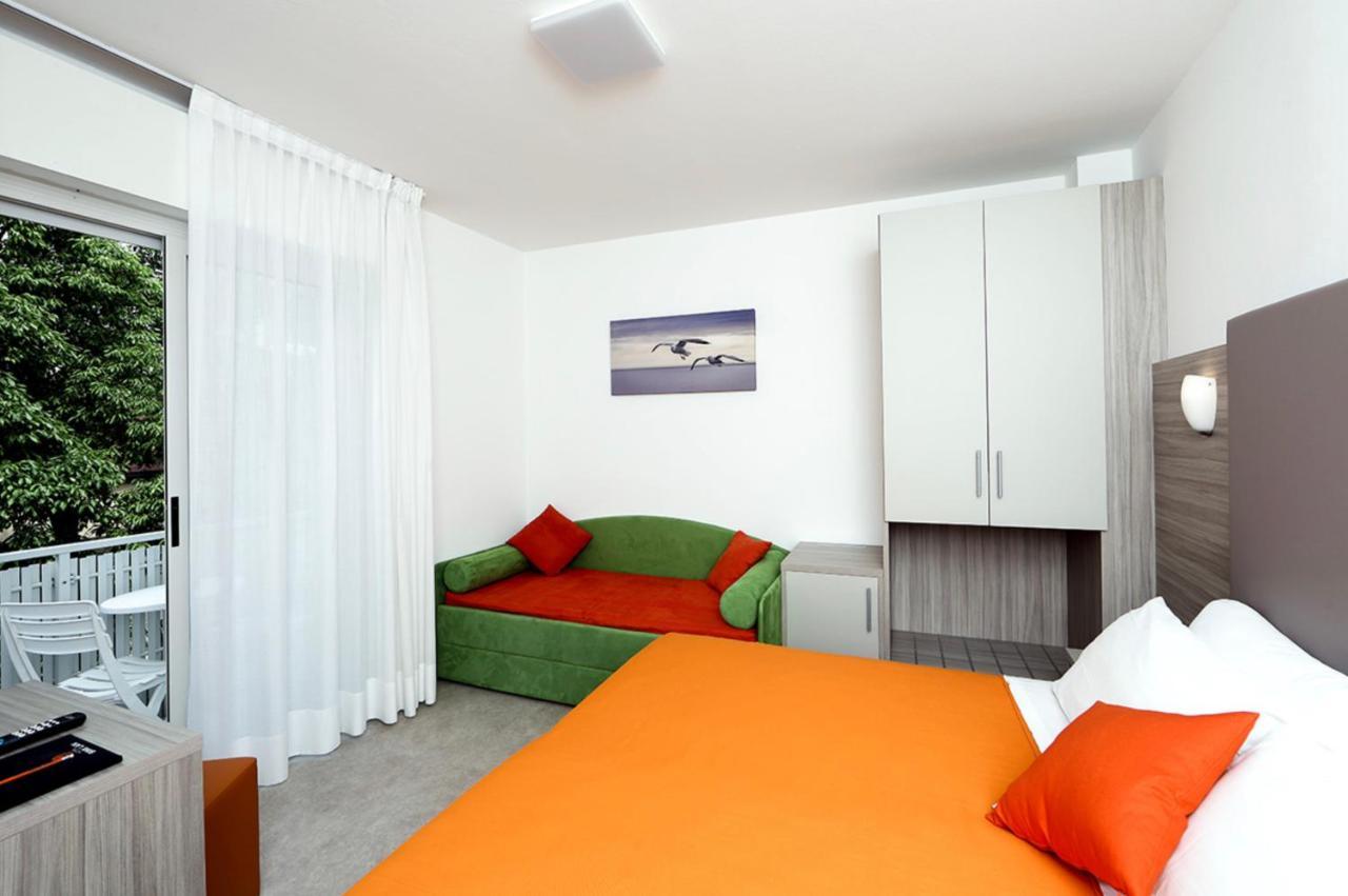 Hotel Simi Lan ลินญาโน ซับเบียโดโร ภายนอก รูปภาพ