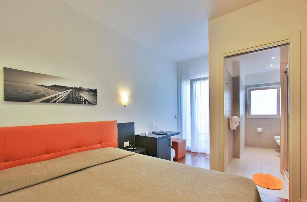 Hotel Simi Lan ลินญาโน ซับเบียโดโร ภายนอก รูปภาพ