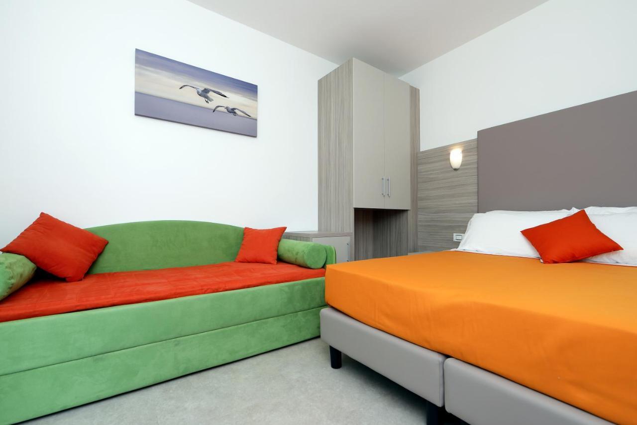 Hotel Simi Lan ลินญาโน ซับเบียโดโร ภายนอก รูปภาพ