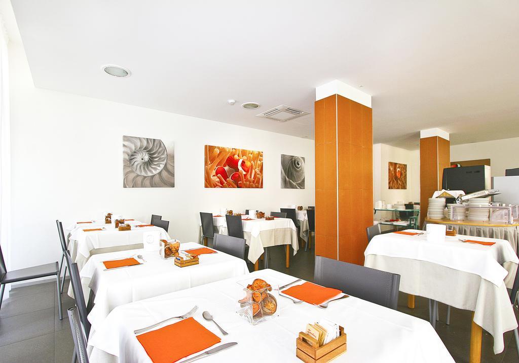 Hotel Simi Lan ลินญาโน ซับเบียโดโร ภายนอก รูปภาพ