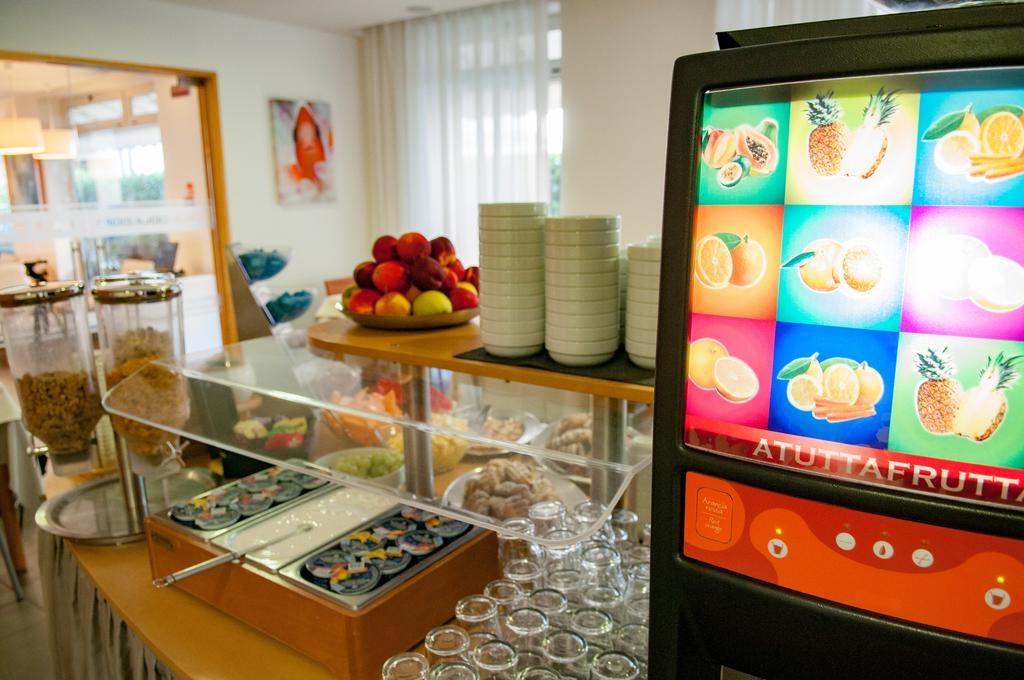 Hotel Simi Lan ลินญาโน ซับเบียโดโร ภายนอก รูปภาพ