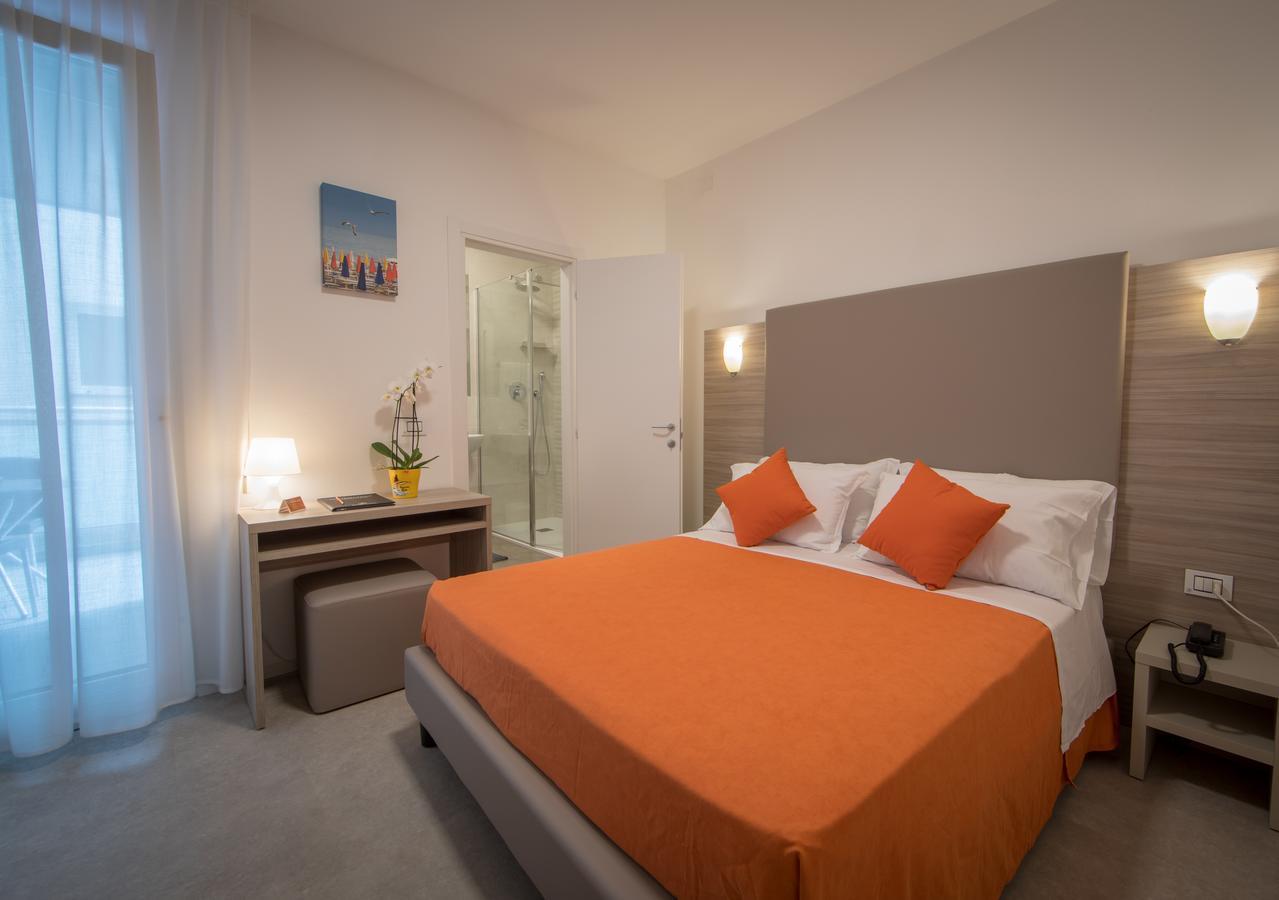 Hotel Simi Lan ลินญาโน ซับเบียโดโร ภายนอก รูปภาพ