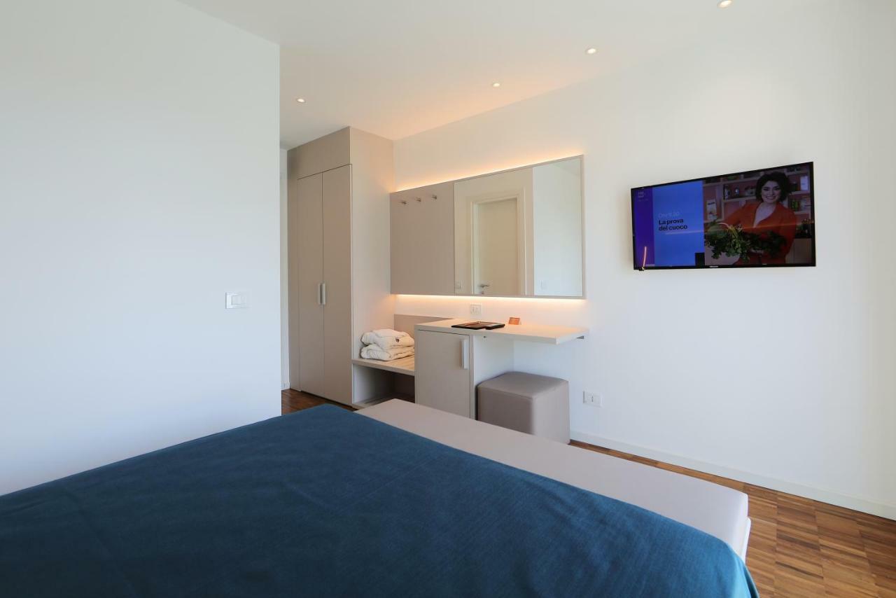 Hotel Simi Lan ลินญาโน ซับเบียโดโร ภายนอก รูปภาพ